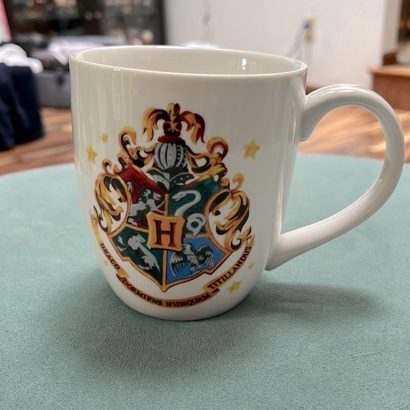 Harry Potter Hogwarts desk accessories castle mug sticker book and sign - Picture 6 of 12
